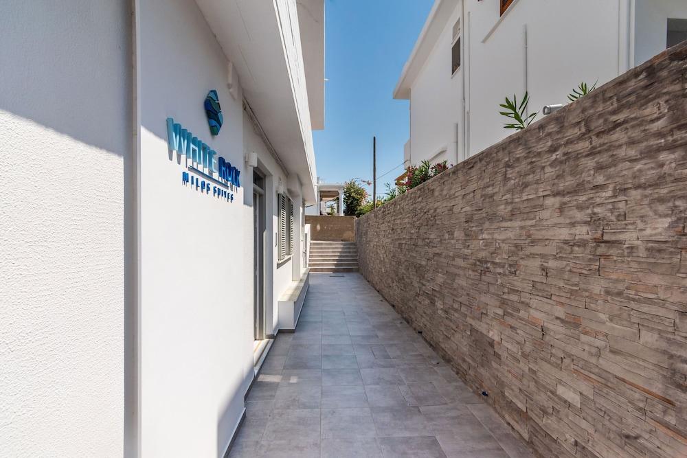 White Rock Milos Suites Adamantas (Milos) Exterior foto
